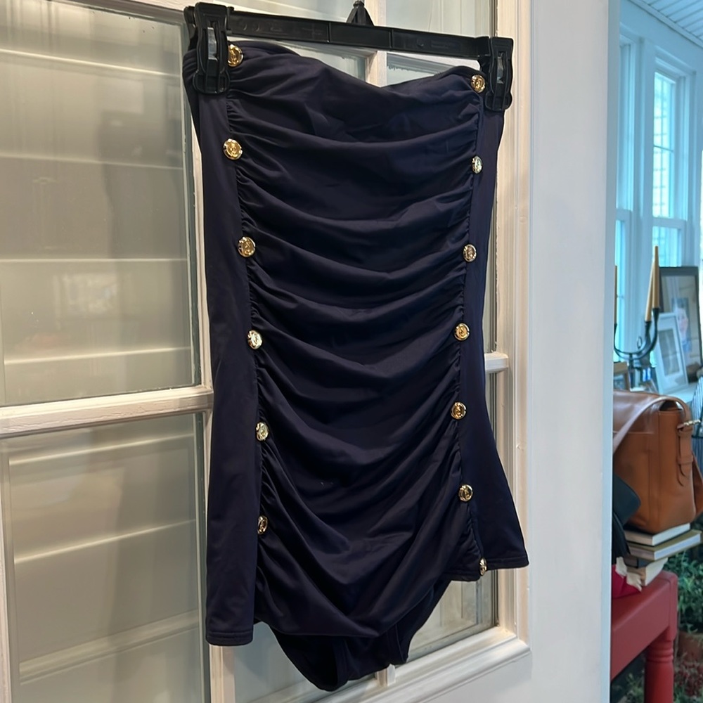 Juicy Couture Beach Royality size P/TP Navy gold buttons! It’s just a CLASSIC!